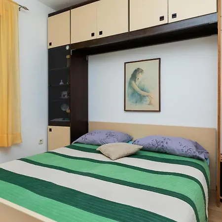 Apartment 2805b