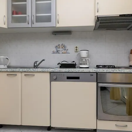 Apartment 2805b *